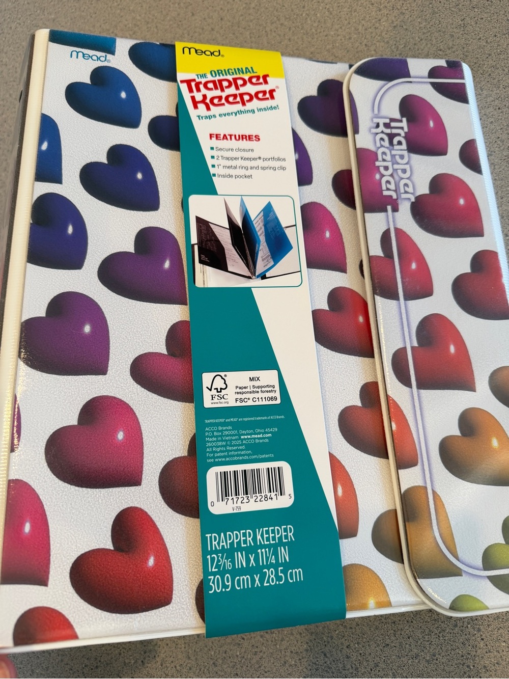 New The Original Trapper Keeper 1" Three Ring Binder + 2 Folders Rainbow Hearts